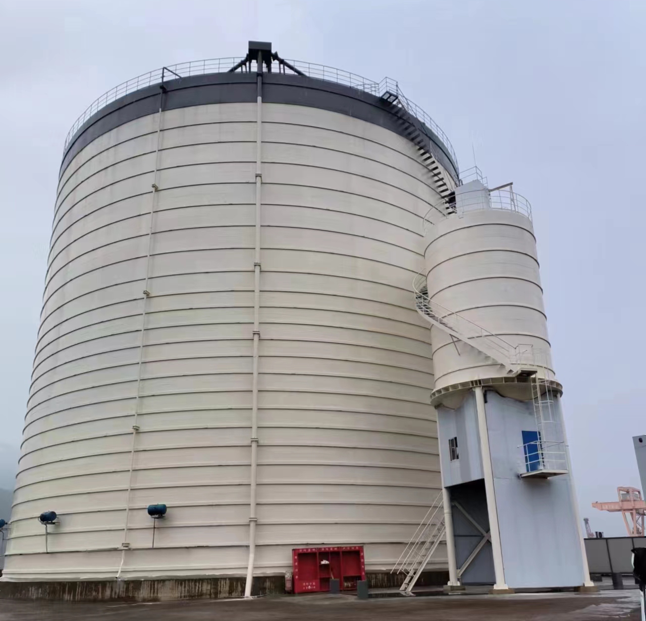 和布克赛尔10万吨水泥钢板库